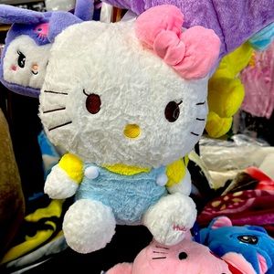 Hello kitty plushy backpack